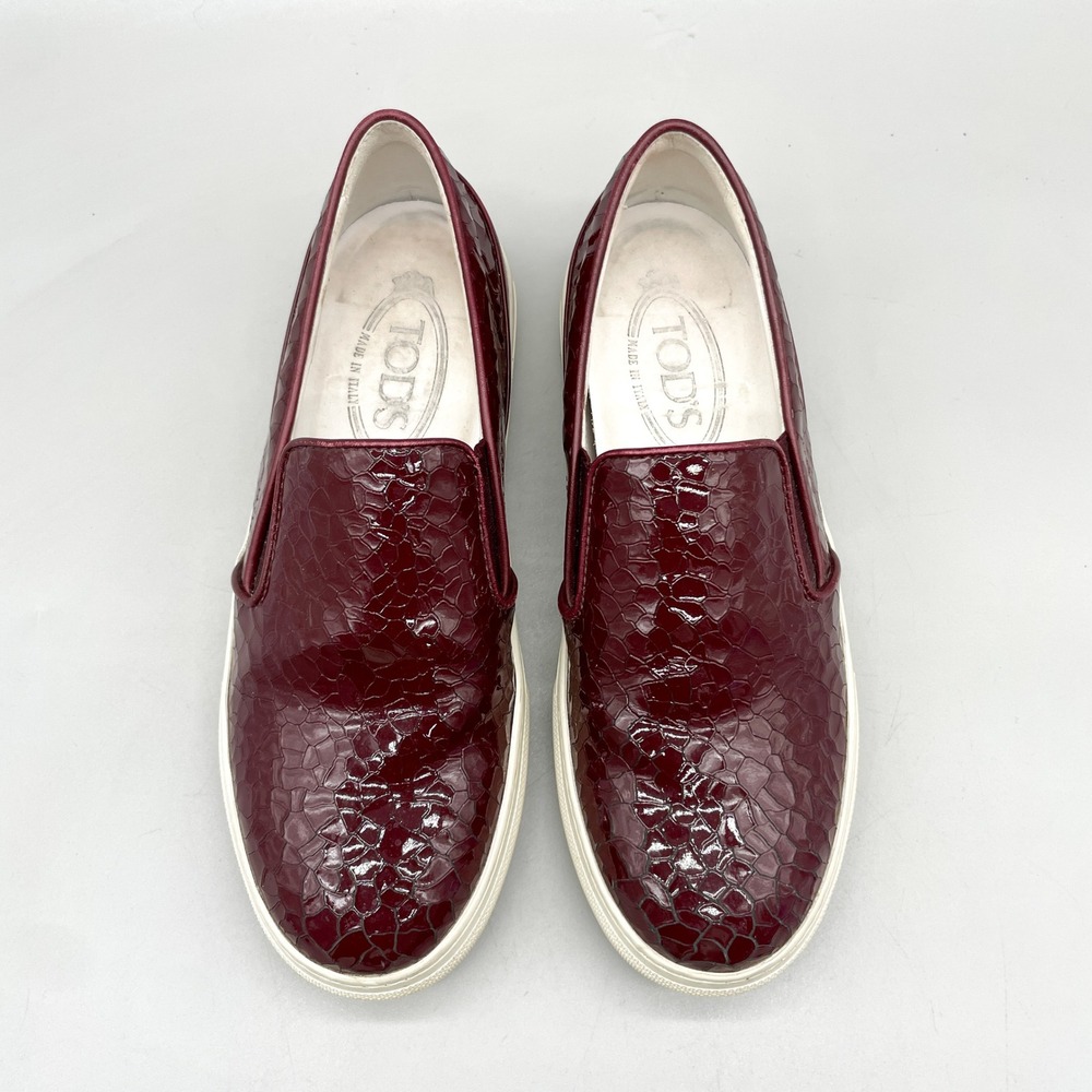 Tods Womens 35.5 Slip On Sneakers Burgundy Crackle Patent Leather Preppy Casual